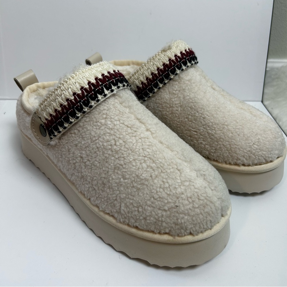 BEACH by Matisse Storm Lounge Mule platform Sherpa size: 6